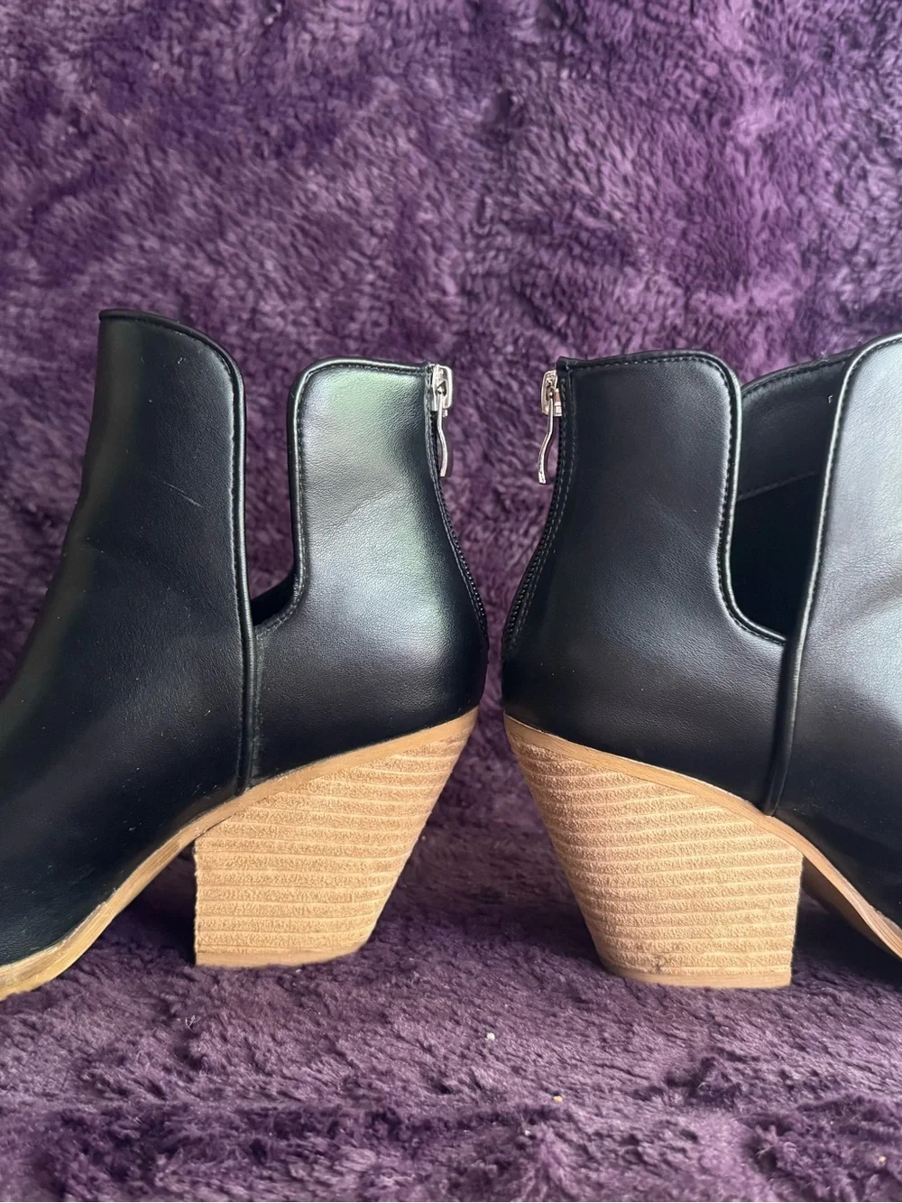 Beast Fasion - Black Leather Pointed Toe Chelsea Boot with Stacked Heel